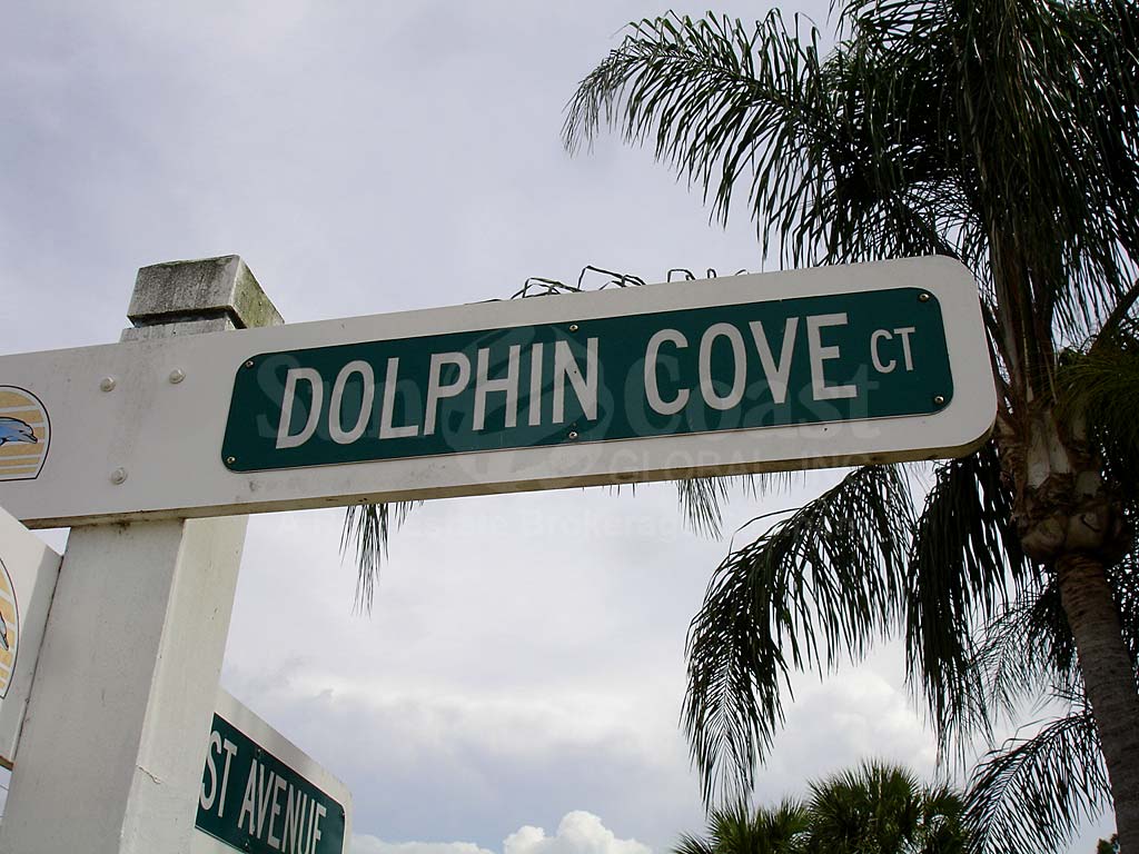 Dolphin Cove Signage